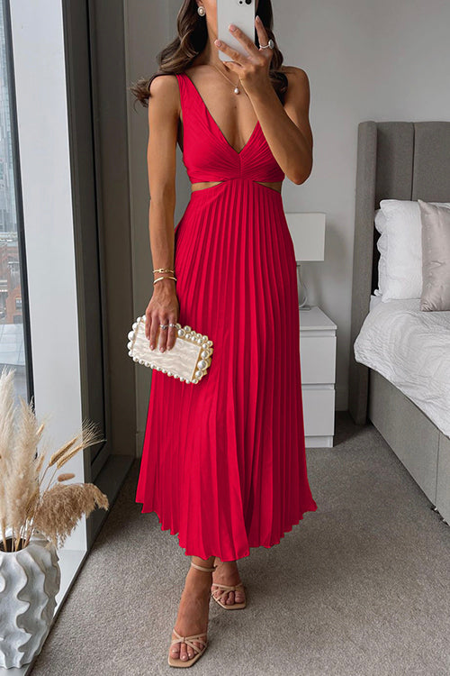 Iyla – Chic Pleated Elegant Dress