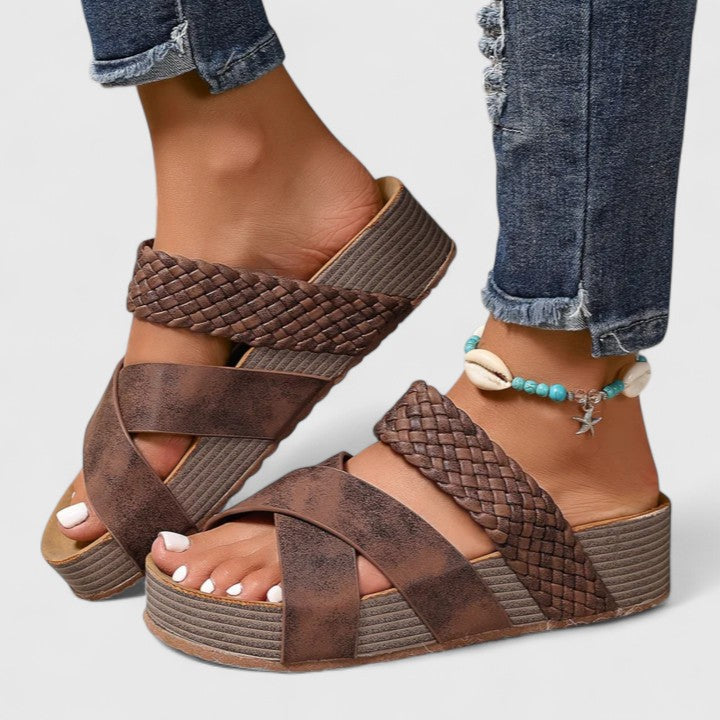 AMELIA – COMFORTABLE SANDALS
