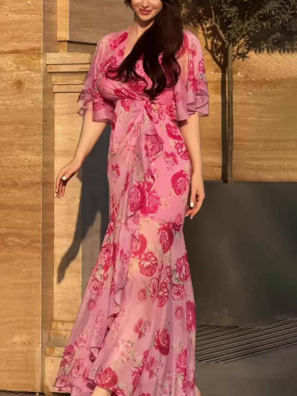 VIVIANA – MAXI DRESS WRAPPED IN ELEGANCE AMONG BLOOMS