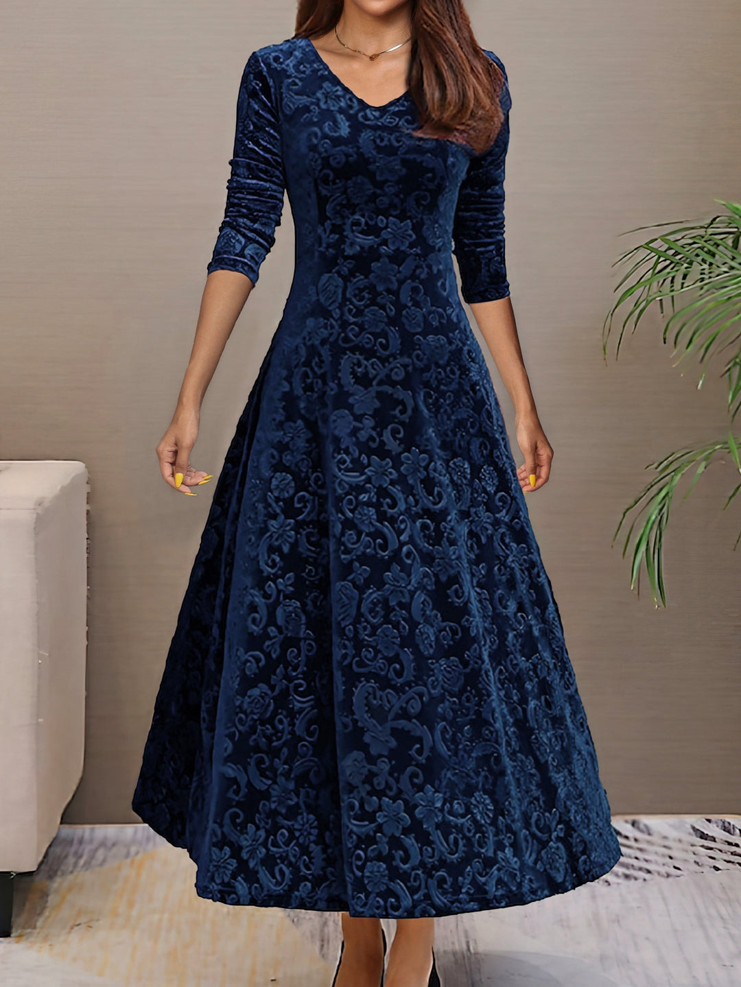 Kira | Holiday Velvet Elegance Dress