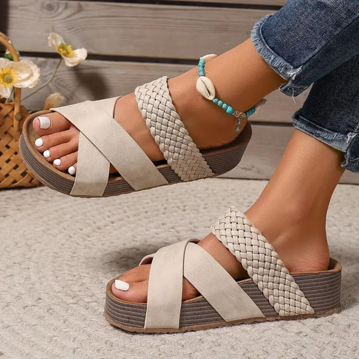 AMELIA – COMFORTABLE SANDALS