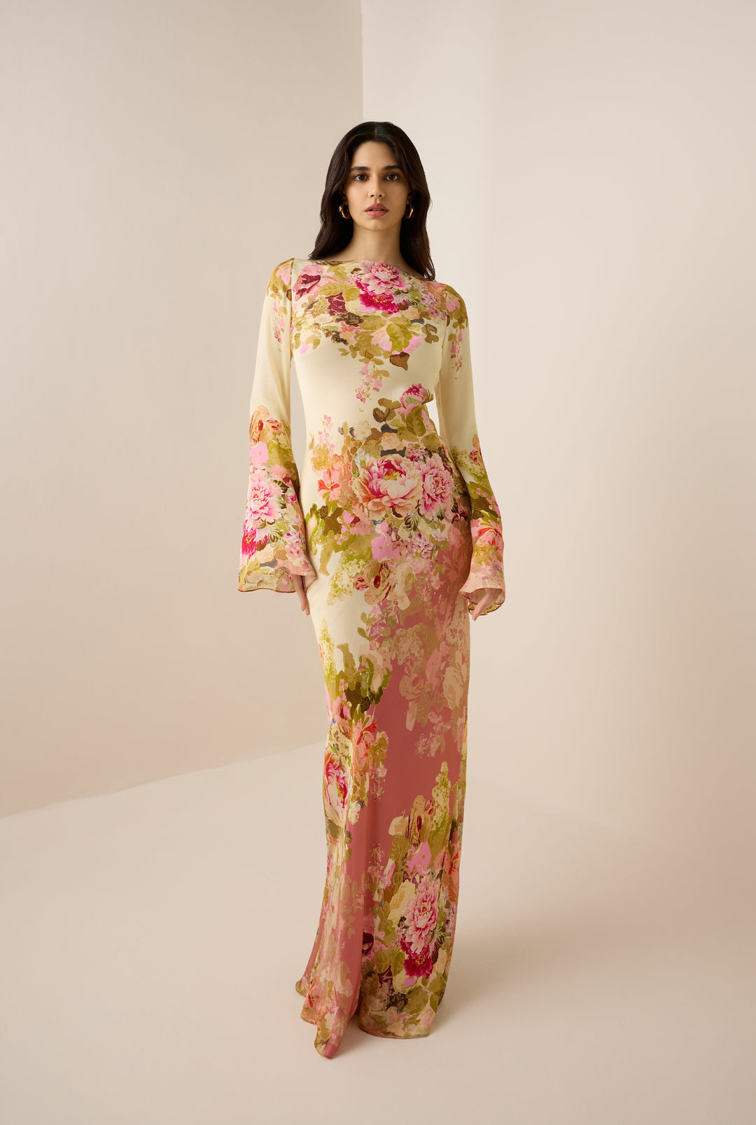 ALINA – ROMANTIC FLORAL GLIDING DRESS