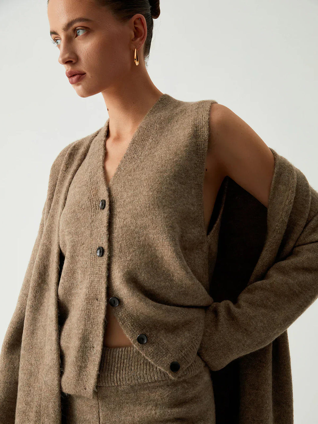 Long three-piece cardigan with casual pants