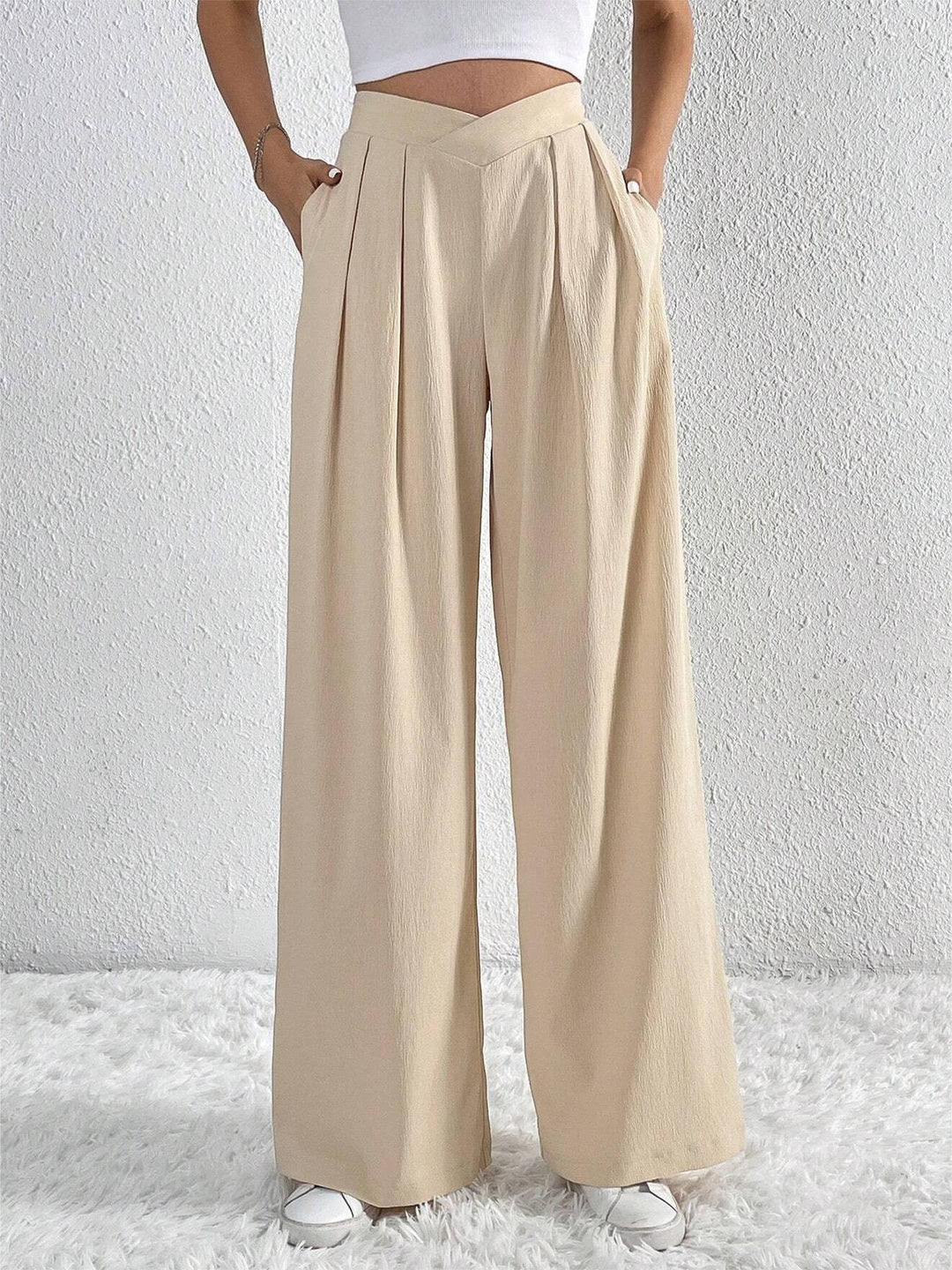 Wide Pleated Pants Old Money Style