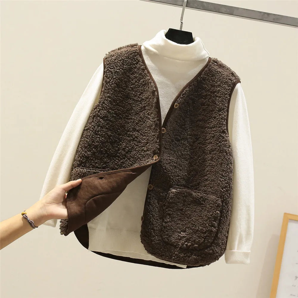 Layla™ - Elegant and Versatile Wool Vest