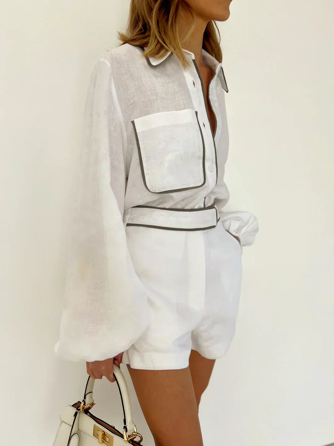 Set of shorts and linen with contrasting details