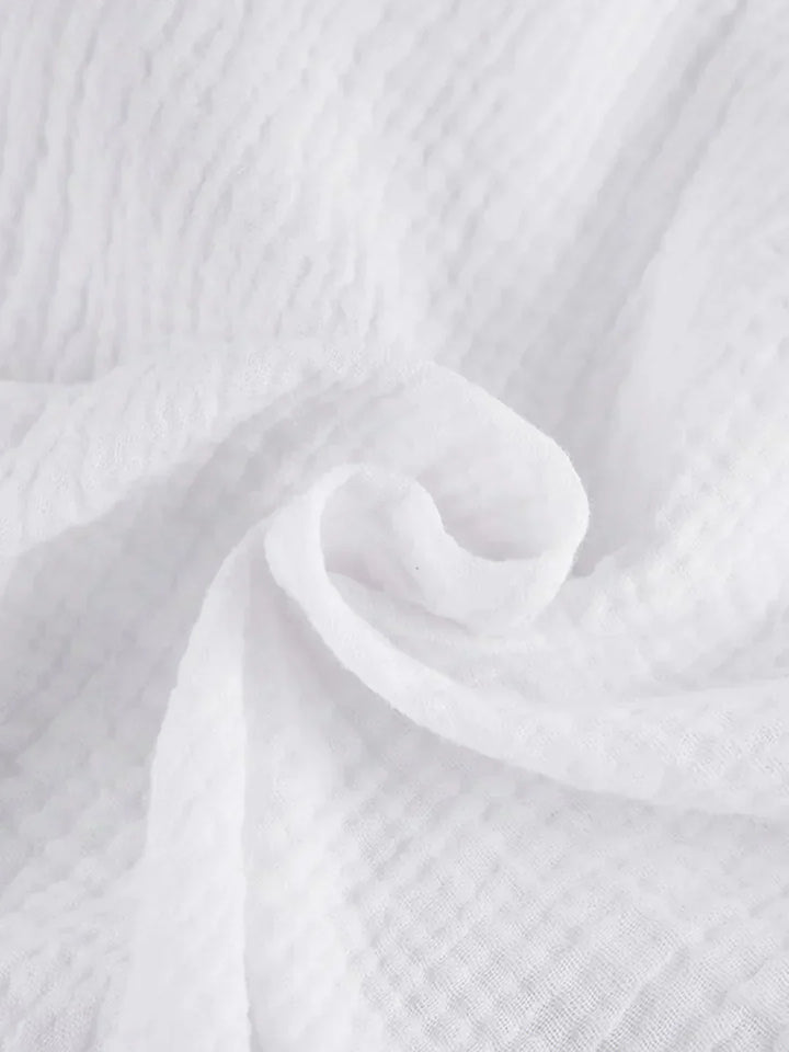 Minimalist set, easy, with shirt and pants