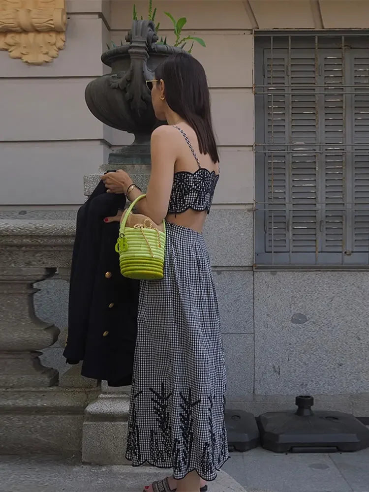 Clara - Chic Checkered Dress