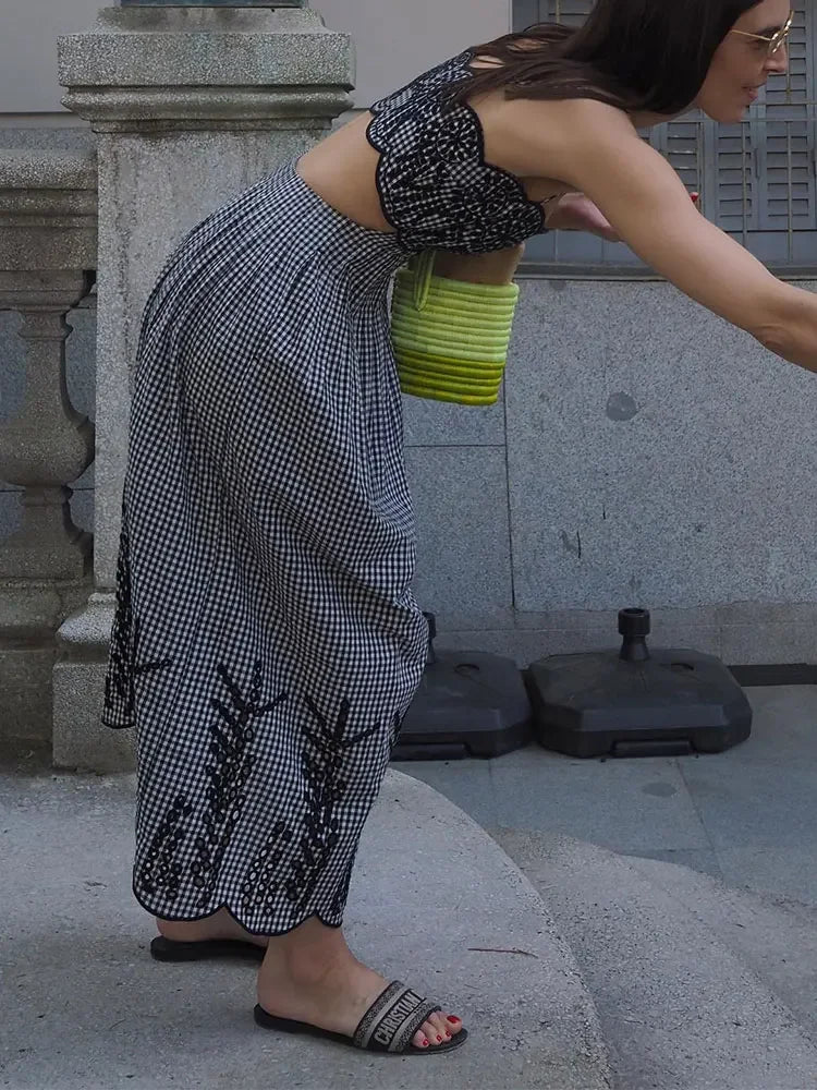 Clara - Chic Checkered Dress