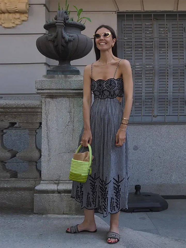 Clara - Chic Checkered Dress