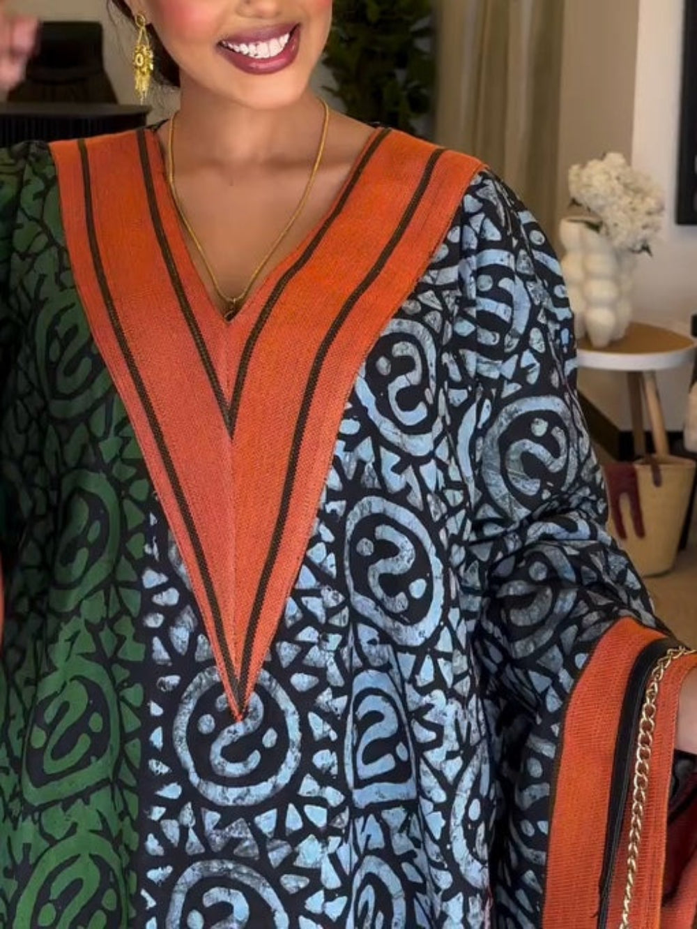 IMANI – MAXI KAFTAN DRESS WITH V-NECK IN AFRICAN PRINT