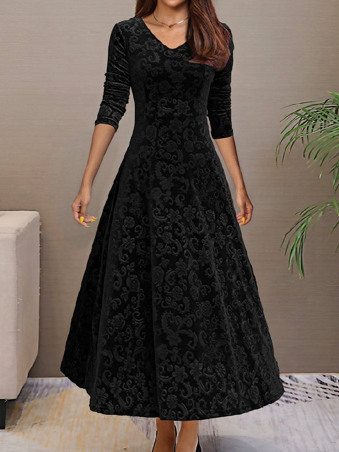 Kira | Holiday Velvet Elegance Dress