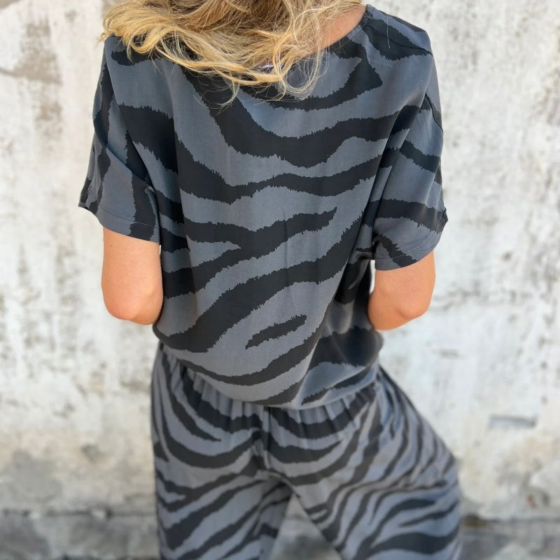 Evelina | Blouse and Pants with Zebra Print