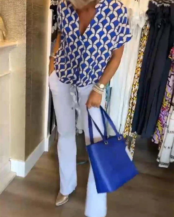 Audrey | Casual Top with V-Neck and Print