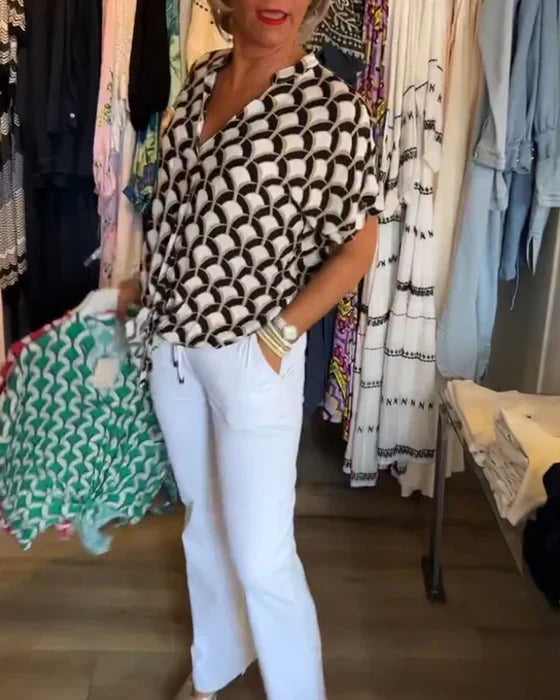 Audrey | Casual Top with V-Neck and Print